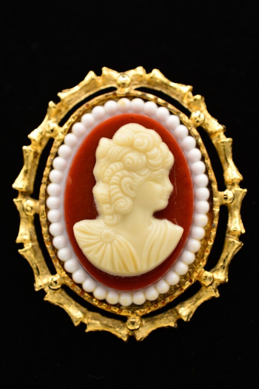 Vintage Cameo Pin Brooch Brushed Gold Metallic Oval Bamboo Chunky 1980s BinAC